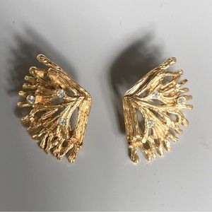 🌿LAST CHANCE🌿 Vintage 1989 Avon Gold Tone Rhinestone Coral Earrings